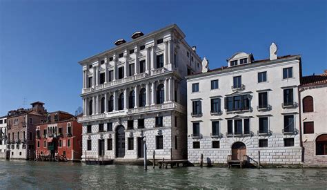 fondazione prada vetrate|fondazione prada venice.